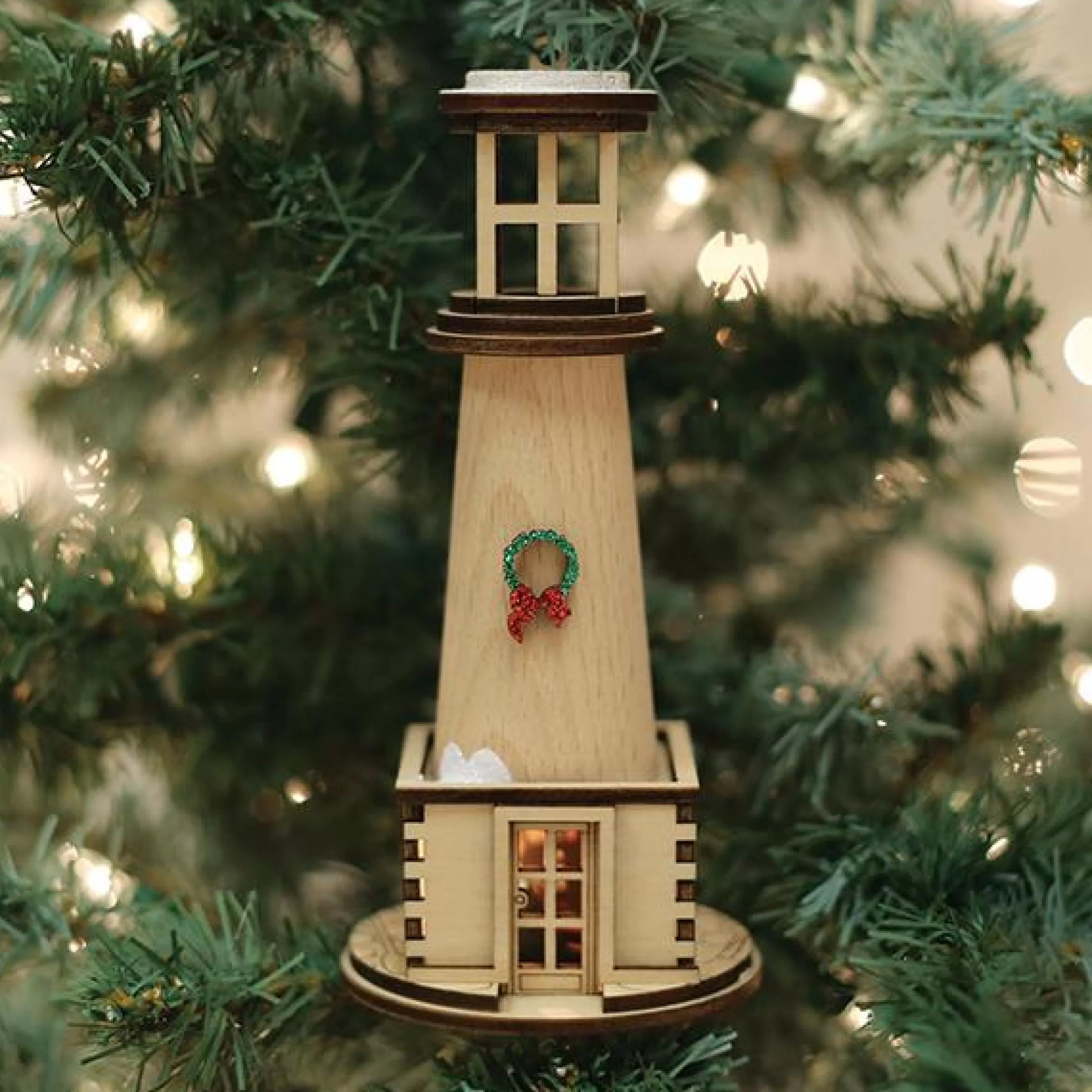 HR Holiday Lighthouse-Gc119