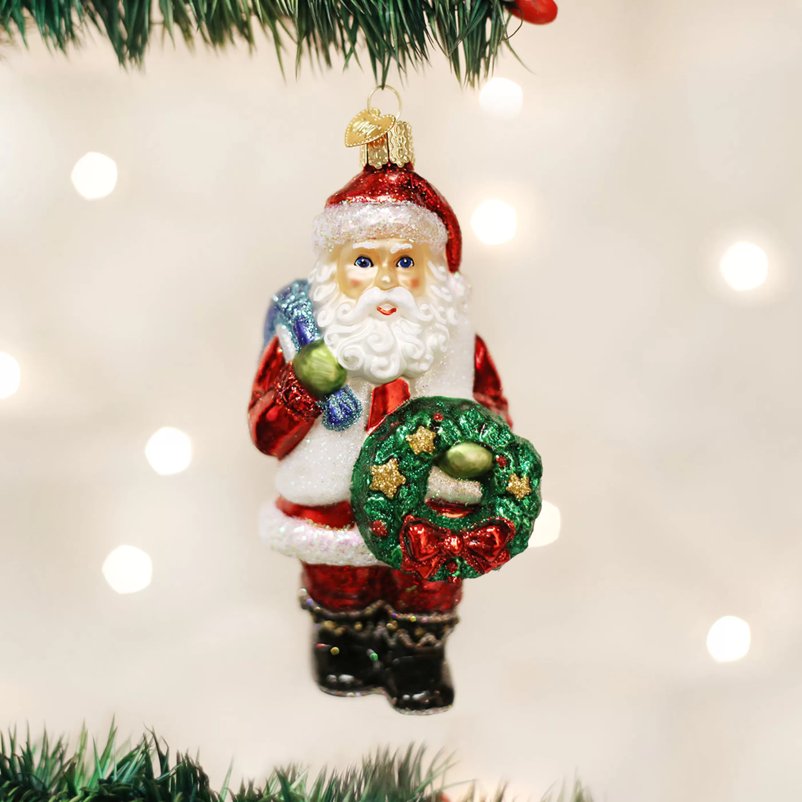 Guining Santa With Wreath Ornament