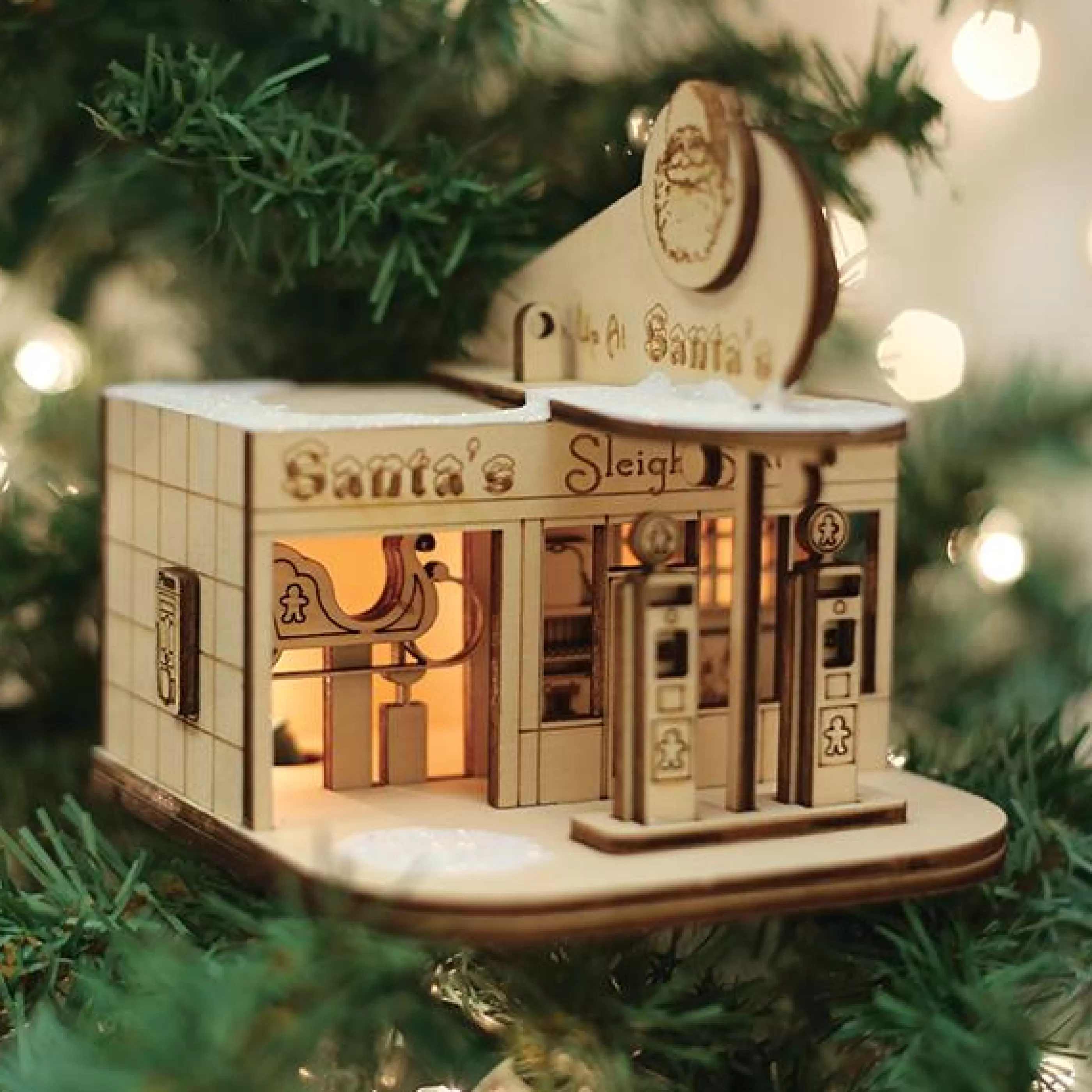 HR Santa's Sleigh Station-Gc118